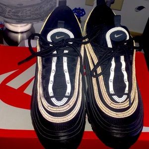 Woman’s Nike air max 97 size 7